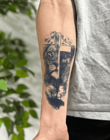 Cross & Lion - Semi Permanent Tattoos